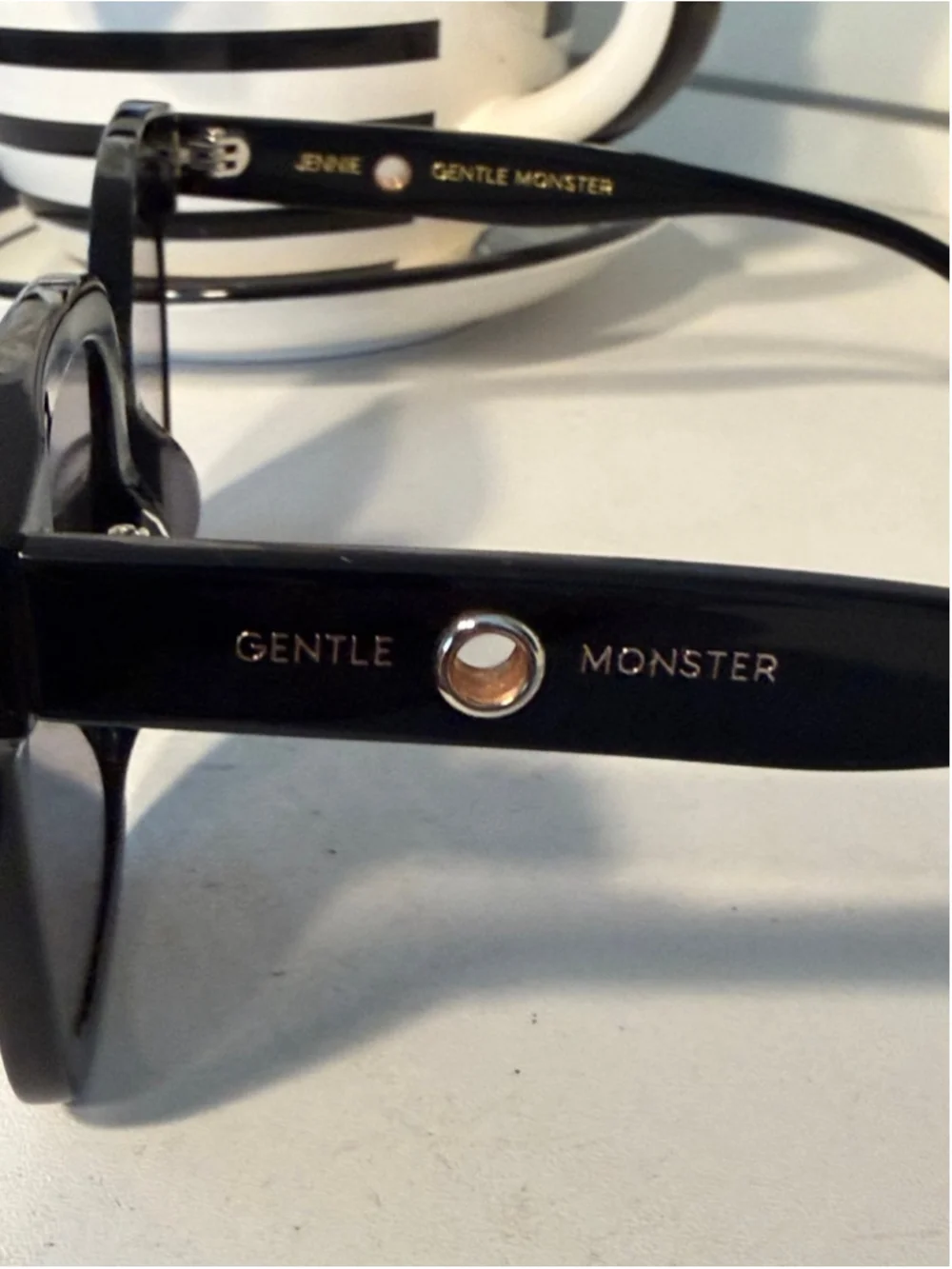 Like new Gentle Monster KuKu Jennie Black Sunglasses
